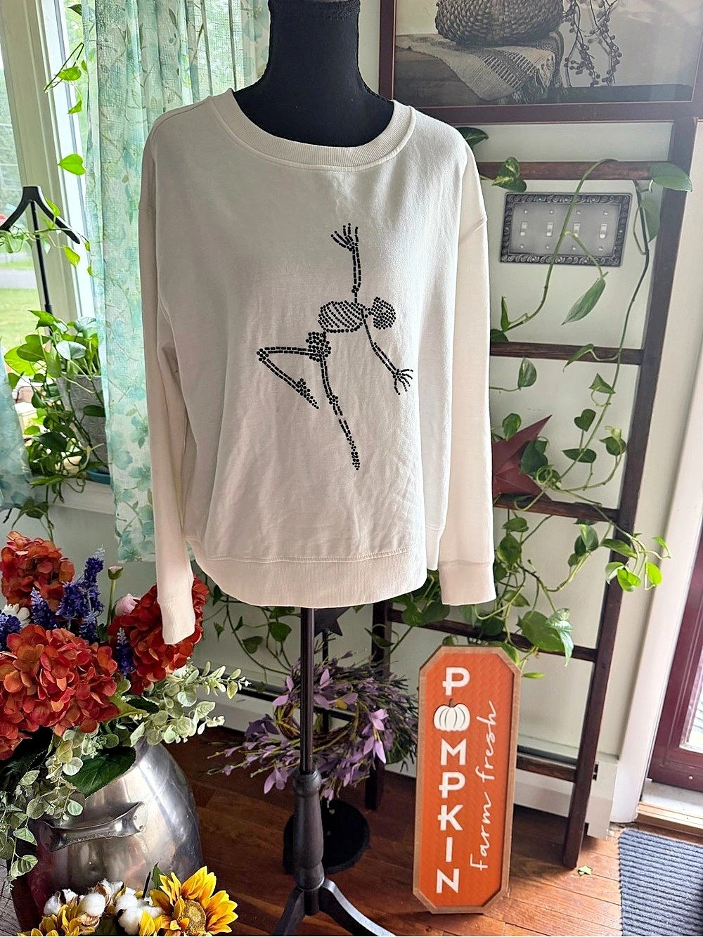 Free People Graphic Long Sleeve Top in White Like New